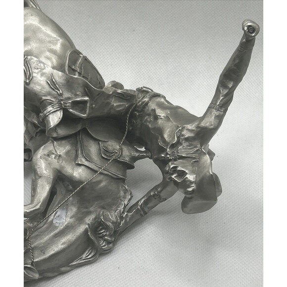 1983 CHILMARK ? Cheyenne inspired by Fredric Remington ? As Is No stand No Base - Picture 5 of 9